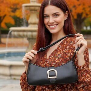 Trendy Minimalist Black Baguette Shoulder Bag With Gold Buckle Accent